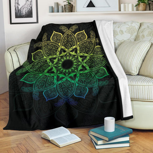 maori-mandala-blanket-green