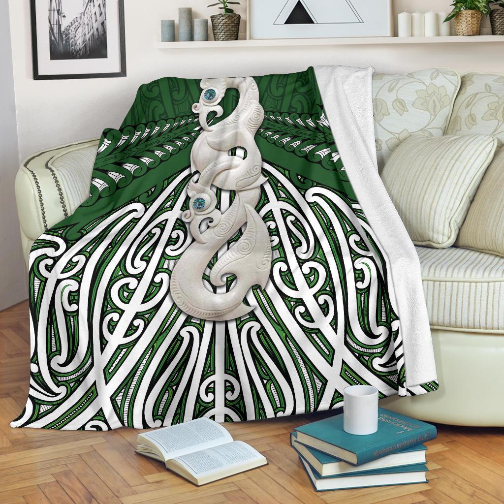 maori-moko-tattoo-premium-blanket-manaia-pounamu