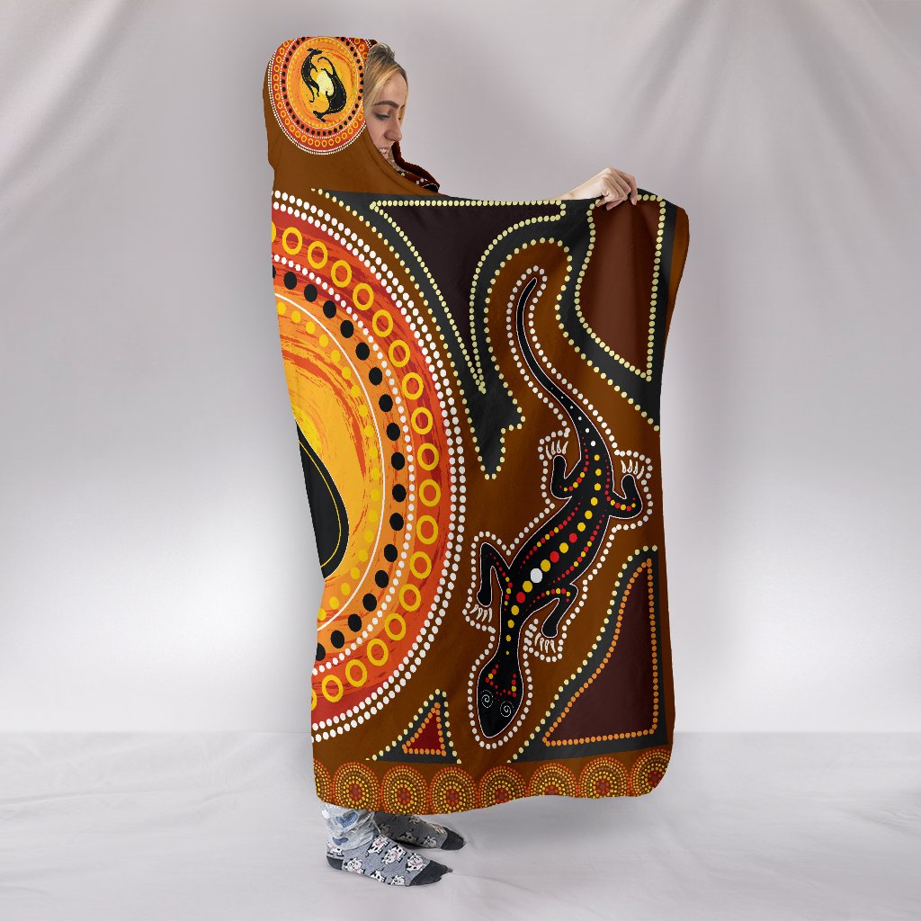 aboriginal-hooded-balnket-lizard-kangaroo-dot-pattern