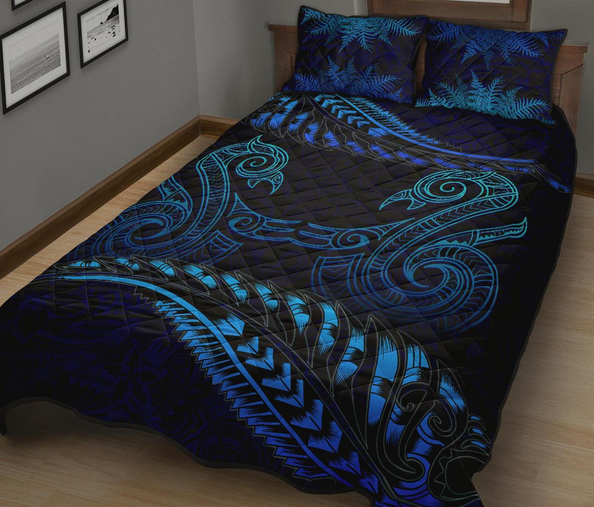 aotearoa-quilt-bed-set-blue-maori-manaia-with-silver-fern