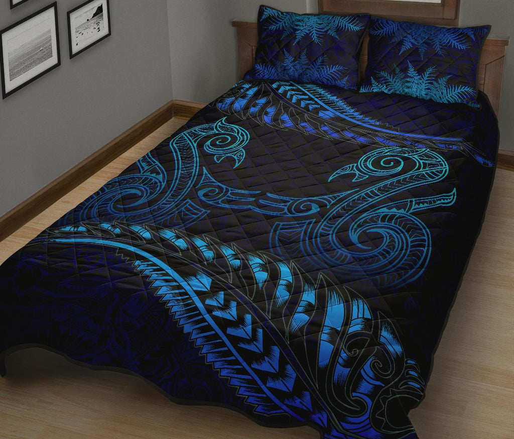 aotearoa-quilt-bed-set-blue-maori-manaia-with-silver-fern