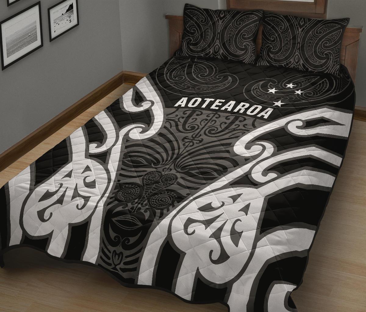 aotearoa-quilt-bed-set-maori-moko-black-white