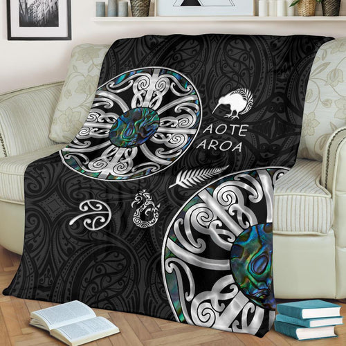 new-zealand-aotearoa-premium-blanket-maori-mangopare-paua-shell
