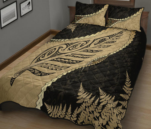 paua-shell-maori-silver-fern-quilt-bed-set-tan
