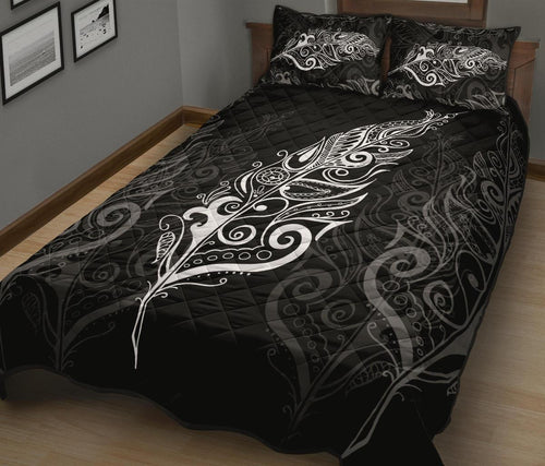 light-silver-fern-new-zealand-quilt-bed-set-white