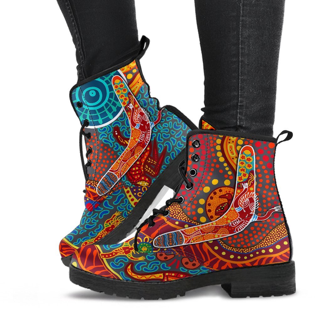 aboriginal-leather-boots-indigenous-boomerang