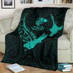 new-zealand-heart-premium-blanket-map-kiwi-mix-silver-fern-turquoise