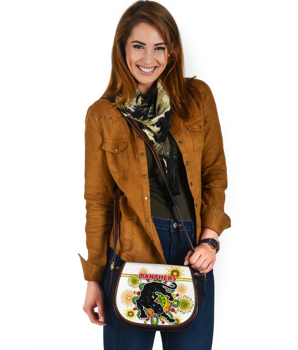 penrith-canvas-leather-saddle-bag-indigenous-panthers-white
