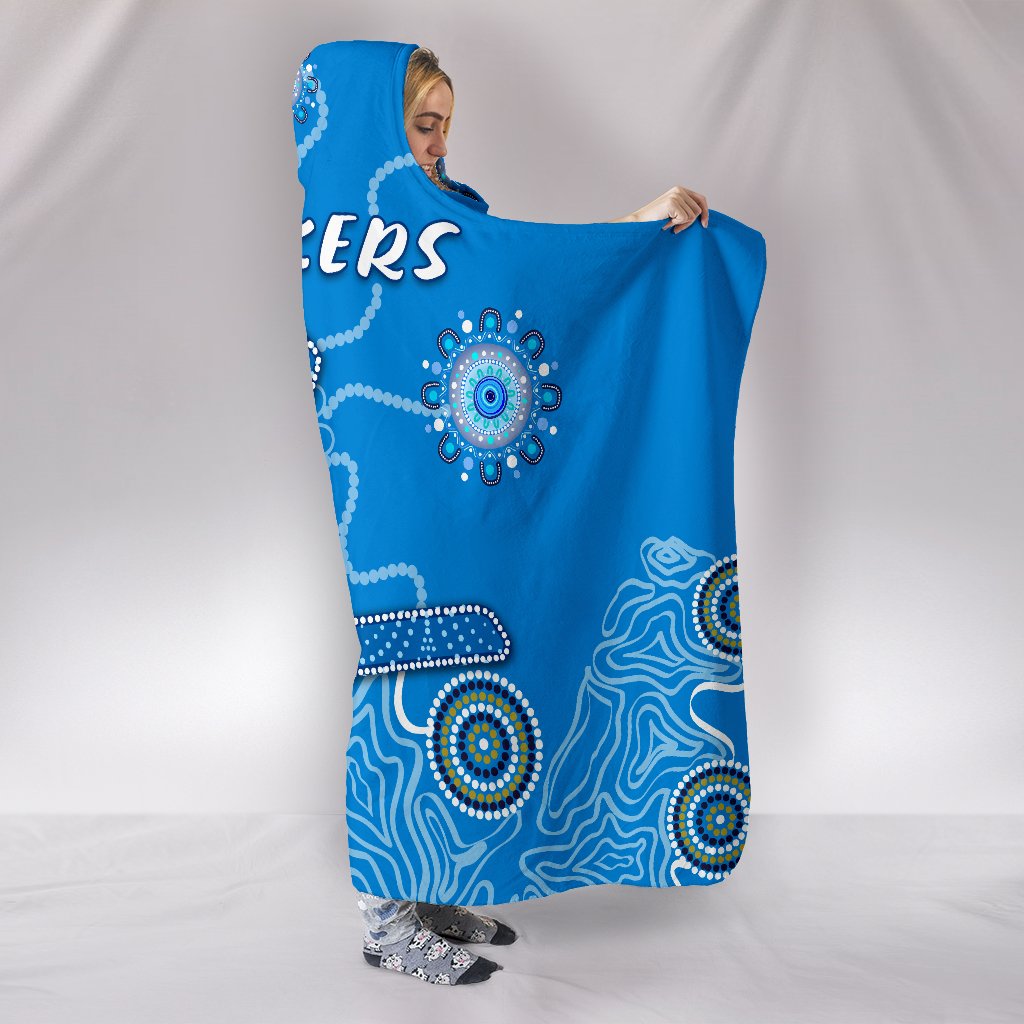 strikers-hooded-blanket-indigenous-blue-energy