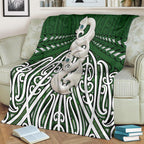 maori-moko-tattoo-premium-blanket-manaia-pounamu