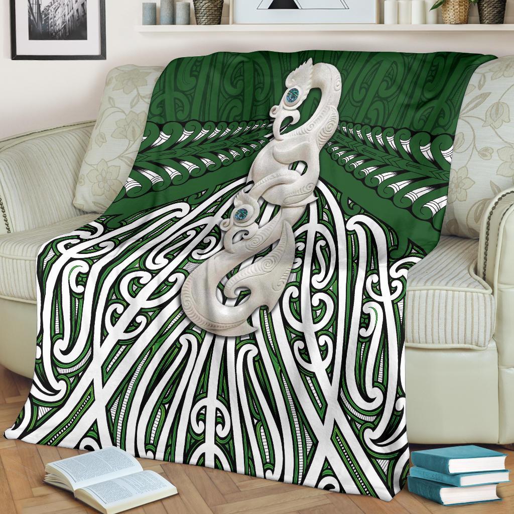 maori-moko-tattoo-premium-blanket-manaia-pounamu