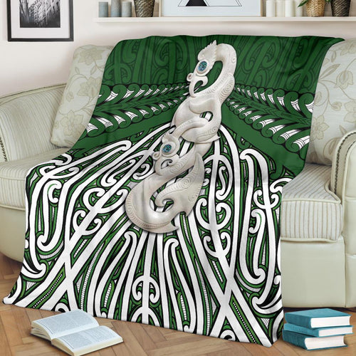 maori-moko-tattoo-premium-blanket-manaia-pounamu