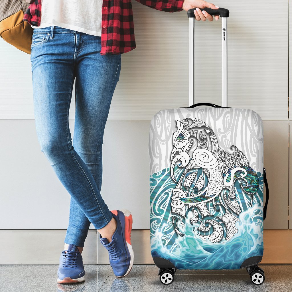 maori-manaia-the-blue-sea-luggage-covers-white