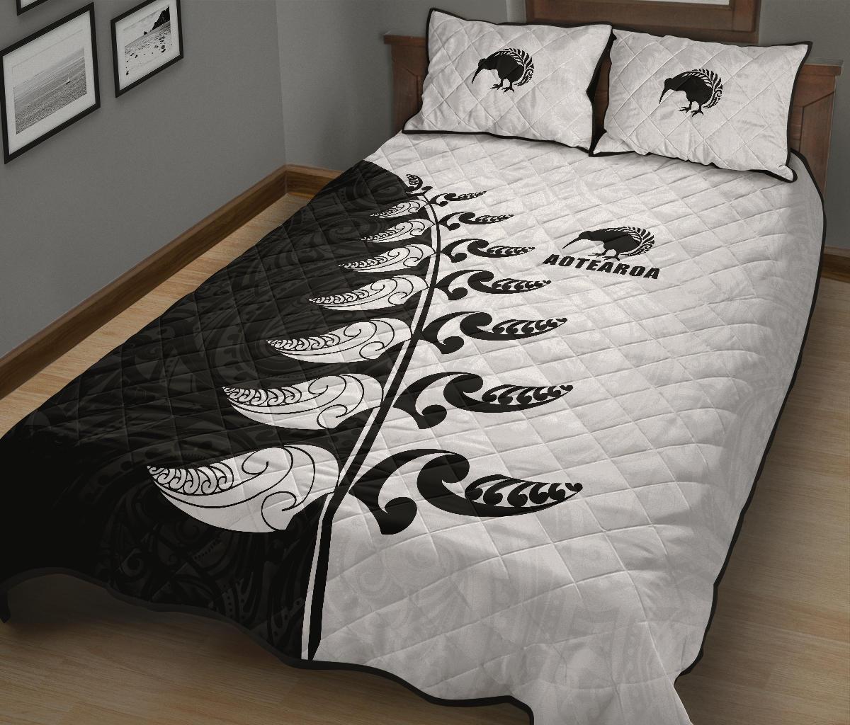 quilt-bed-set-nz-aotearoa-silver-fern-koru-style-black-white