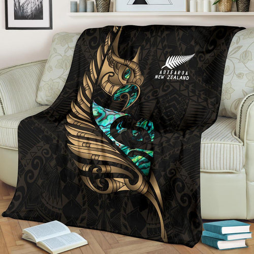 new-zealand-premium-blanket-manaia-paua-fern-wing-gold