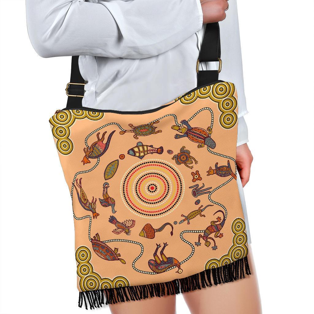 aboriginal-boho-bags-australian-animals-cloak-circle-patterns