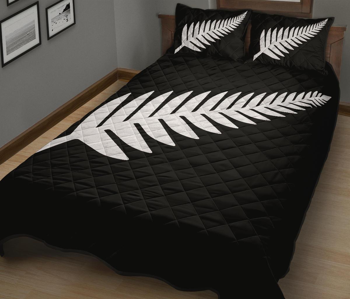 new-zealand-flag-silver-fern-black-and-white-quilt-bed-set