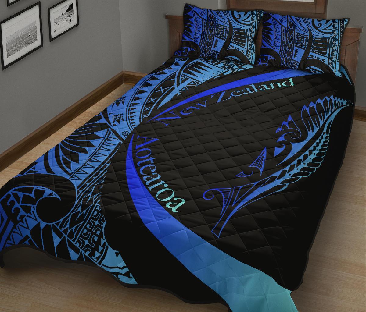 new-zealand-silver-fern-quilt-bed-set-maori-tattoo-circle-style-blue