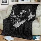 new-zealand-heart-premium-blanket-map-kiwi-mix-silver-fern-white