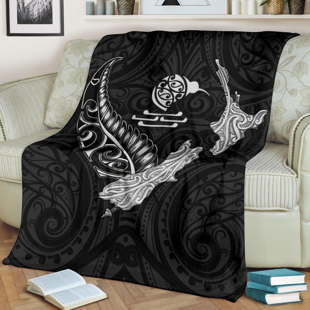 new-zealand-heart-premium-blanket-map-kiwi-mix-silver-fern-white