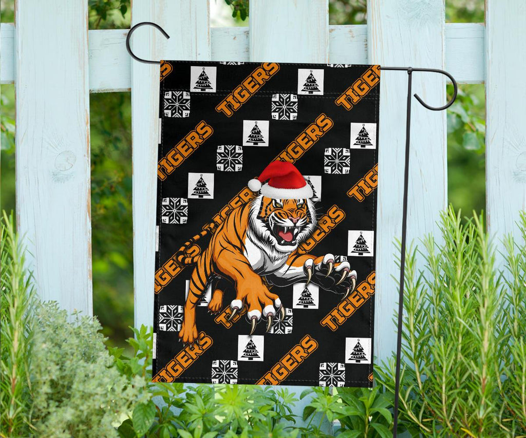 wests-christmas-flag-tigers-fancy