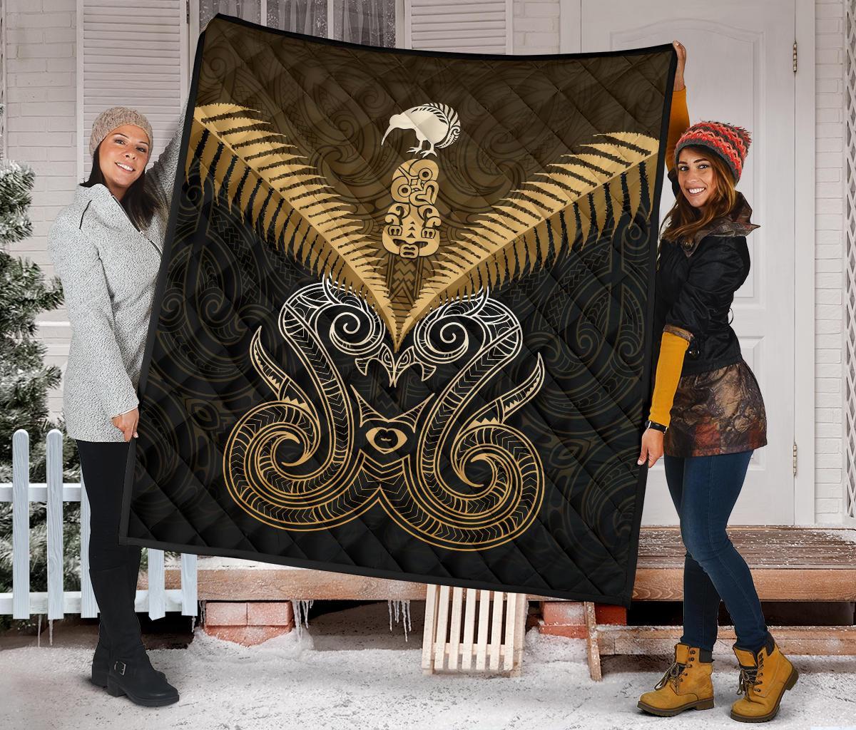 maori-manaia-new-zealand-premium-quilt-gold