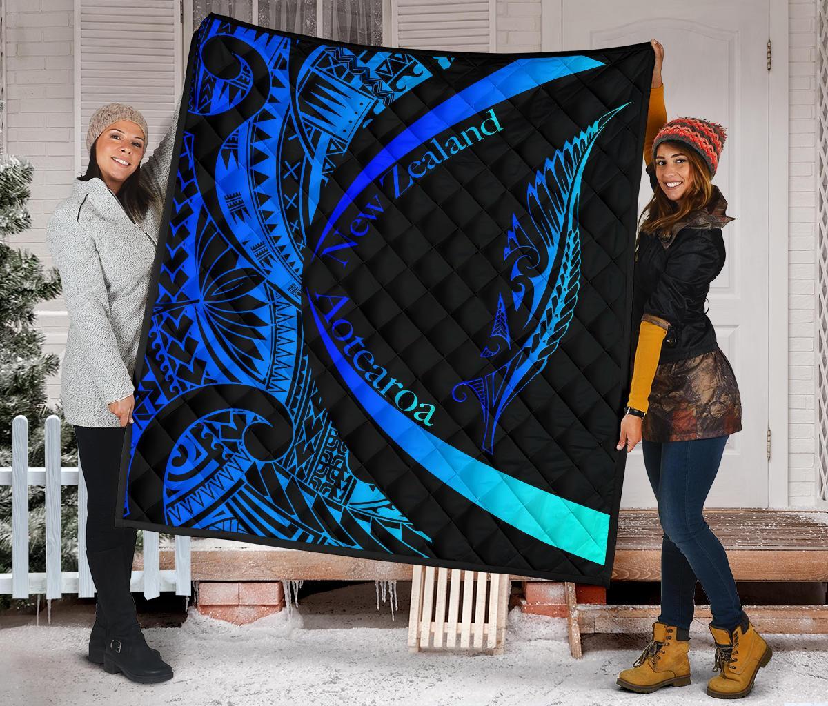 new-zealand-silver-fern-premium-quilt-maori-tattoo-circle-style-blue