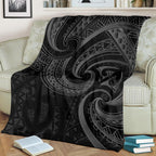 new-zealand-maori-mangopare-premium-blanket-polynesian-black