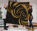new-zealand-maori-mangopare-premium-quilt-polynesian-gold