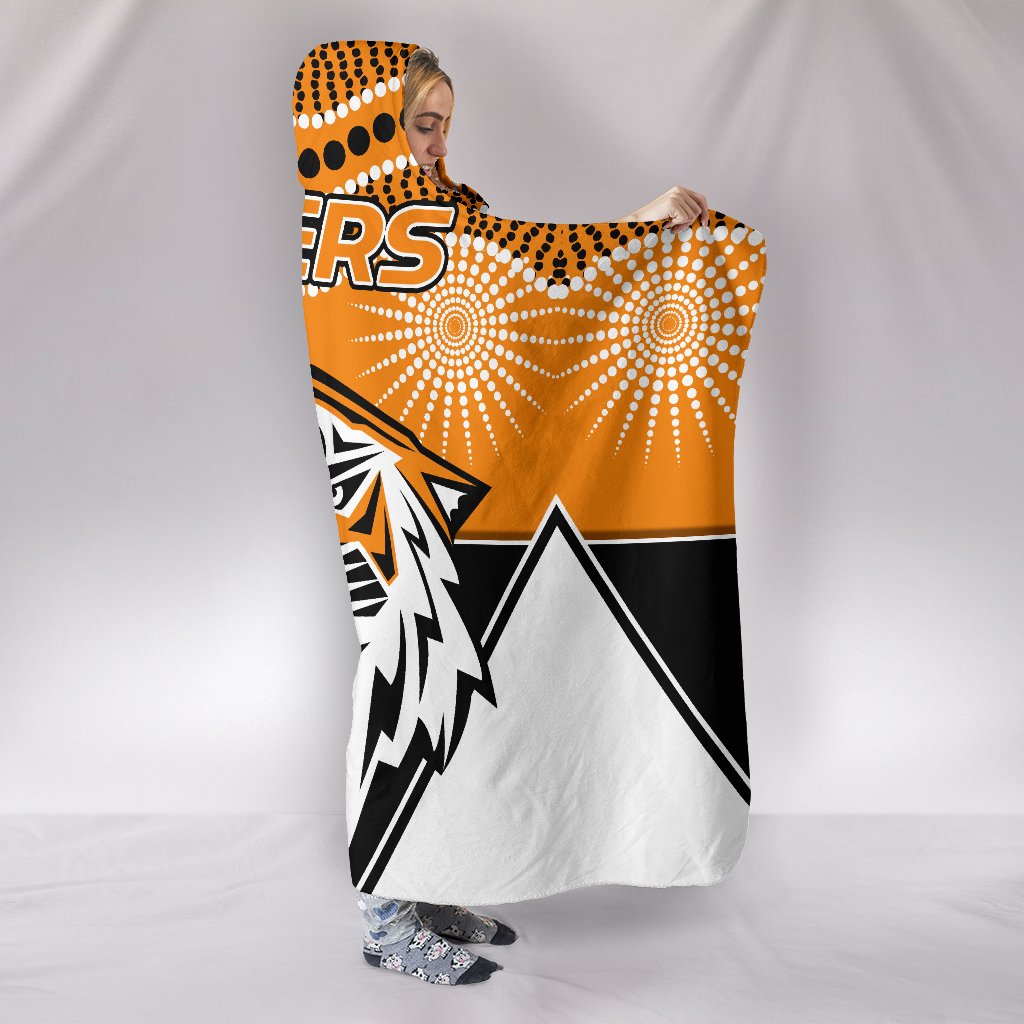 tigers-hooded-blanket-wests-indigenous-newest-1