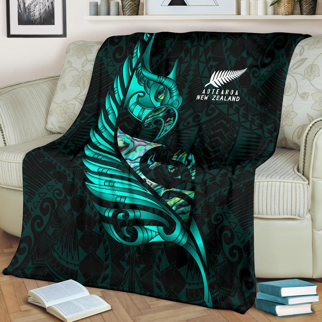 new-zealand-premium-blanket-manaia-paua-fern-wing-turquoise