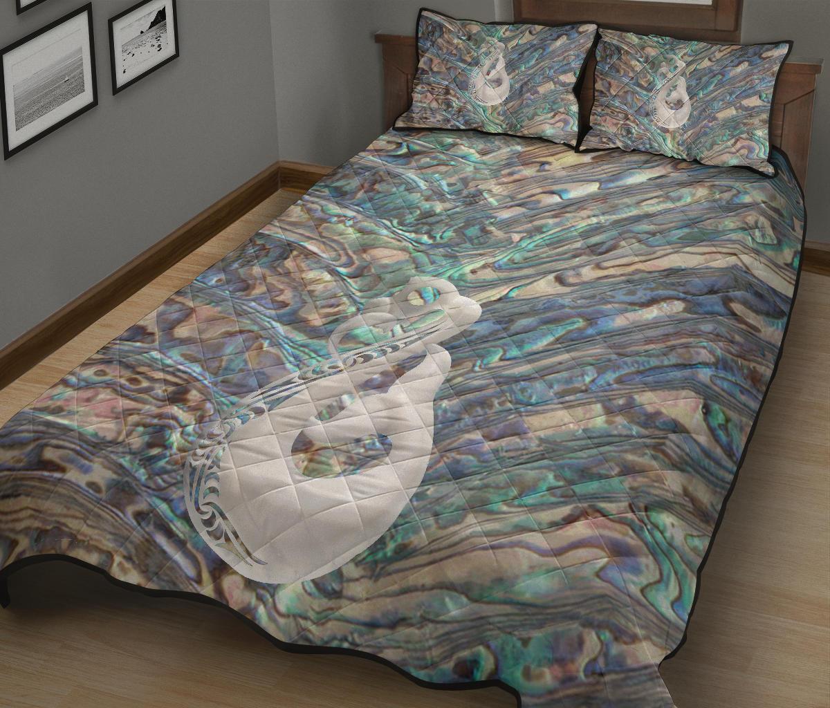 new-zealand-quilt-bed-set-te-mania-paua-shell-ruaumoko-quilt-and-pillow-cover