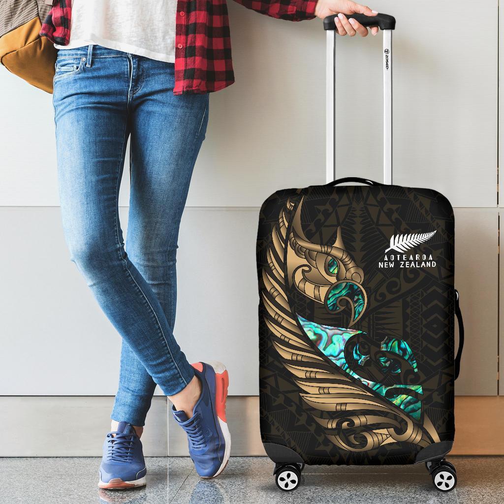 new-zealand-luggage-cover-manaia-paua-fern-wing-gold
