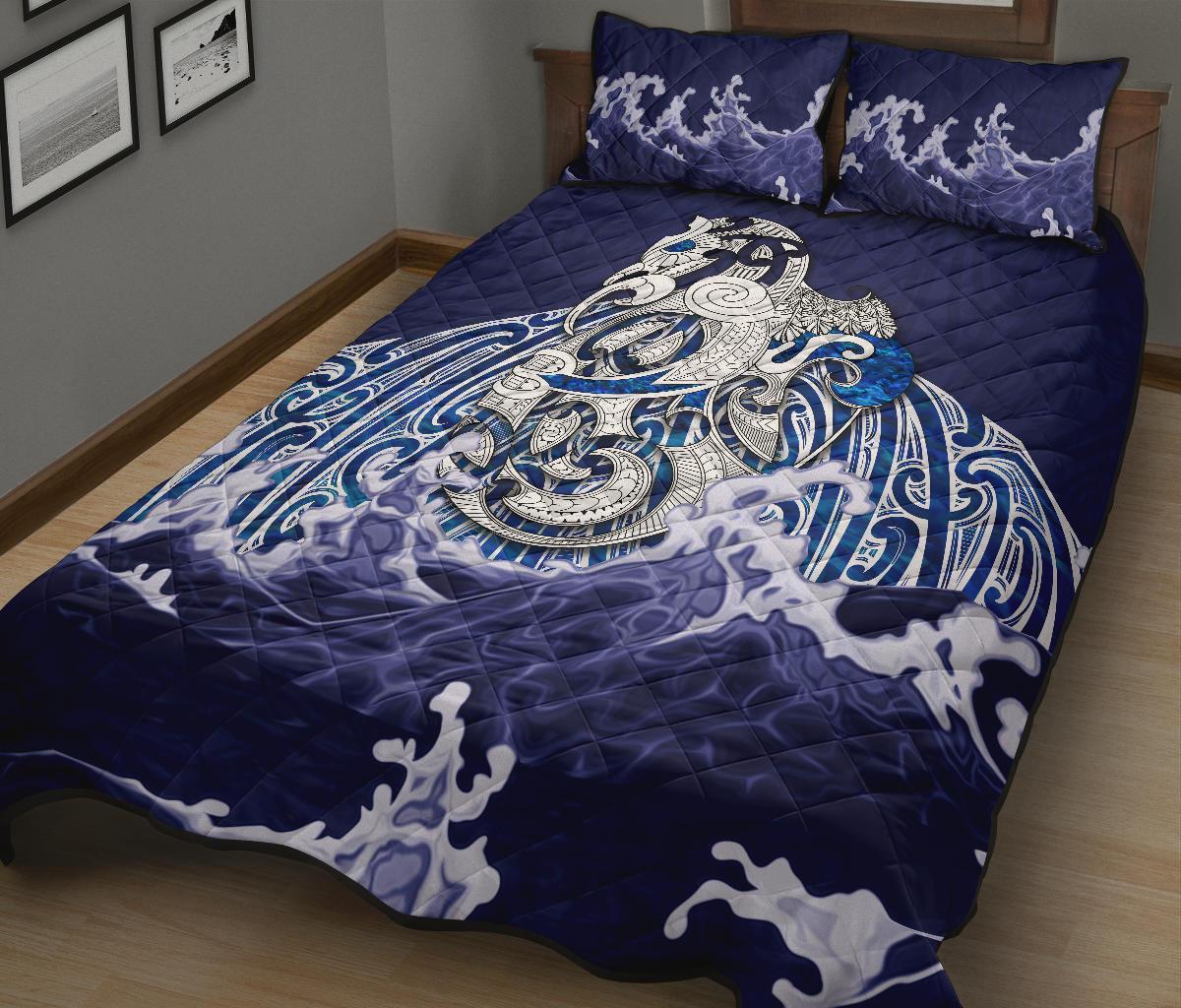 maori-manaia-the-blue-sea-quilt-bed-set-navy