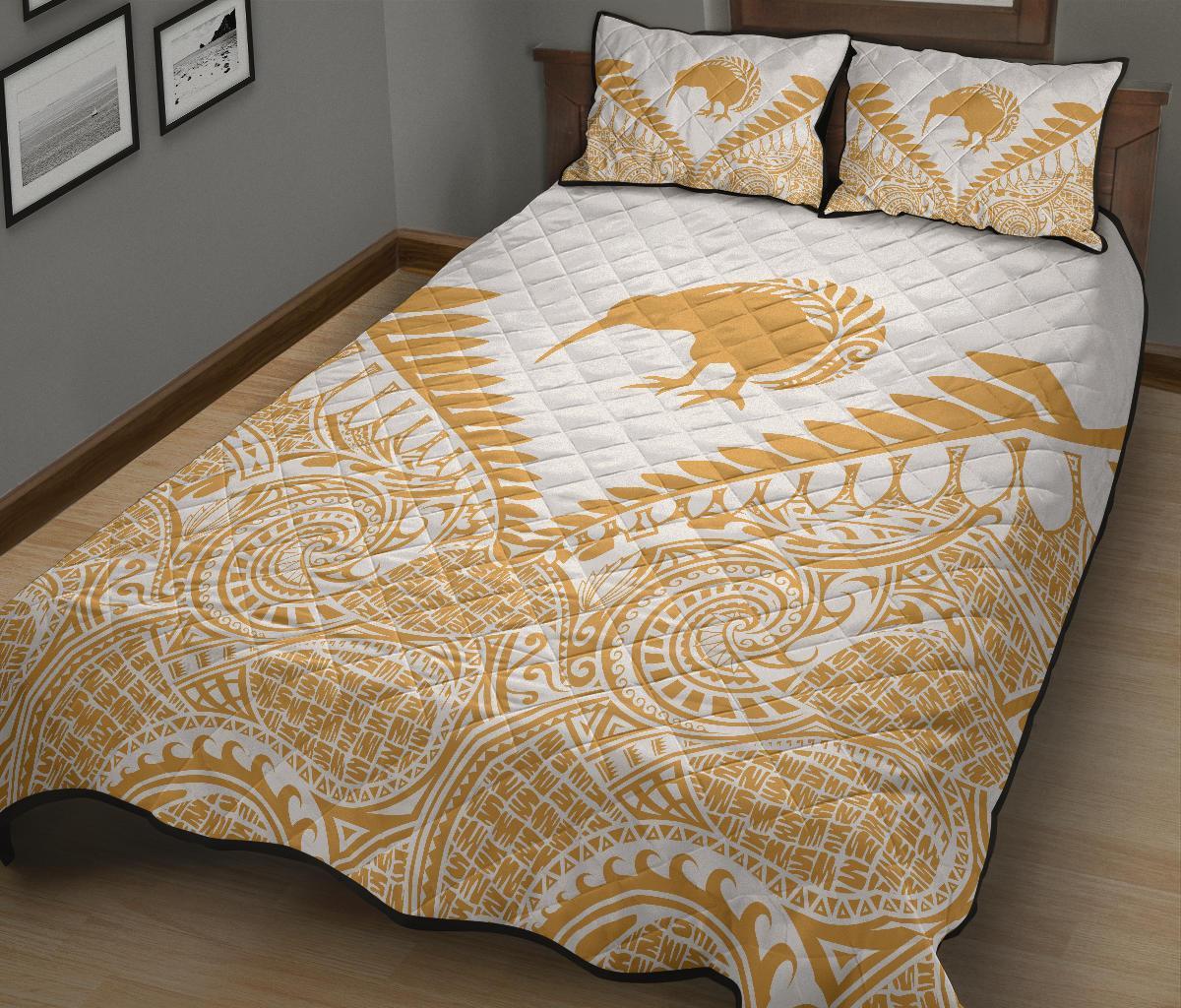 kiwi-silver-fern-classic-quilt-bed-set-beige-white