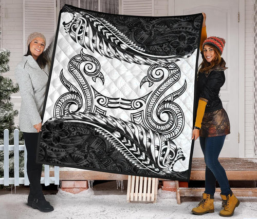 aotearoa-premium-quilt-maori-manaia-with-silver-fern