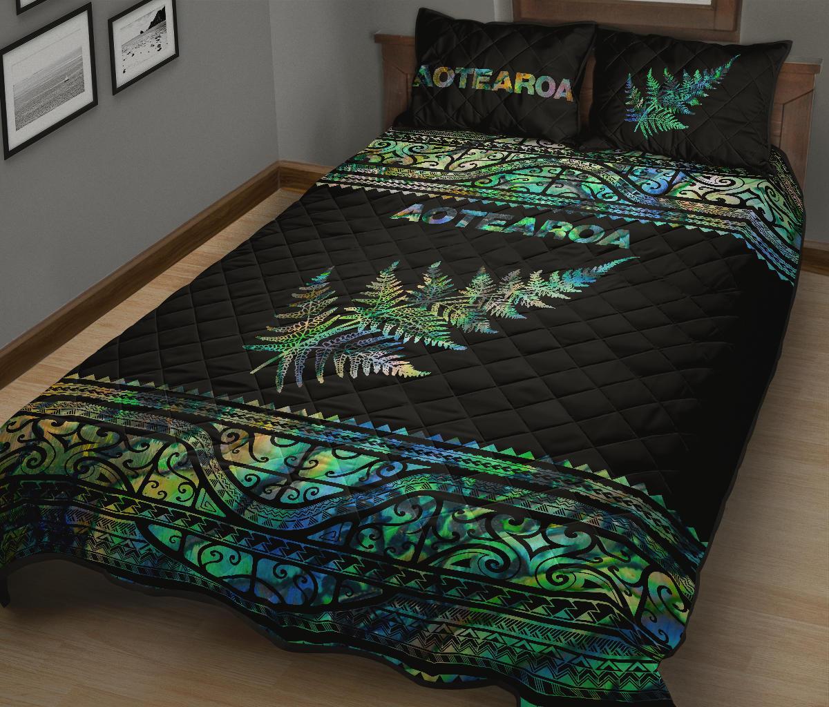 aotearoa-maori-silver-fern-quilt-bed-set-paua-shell