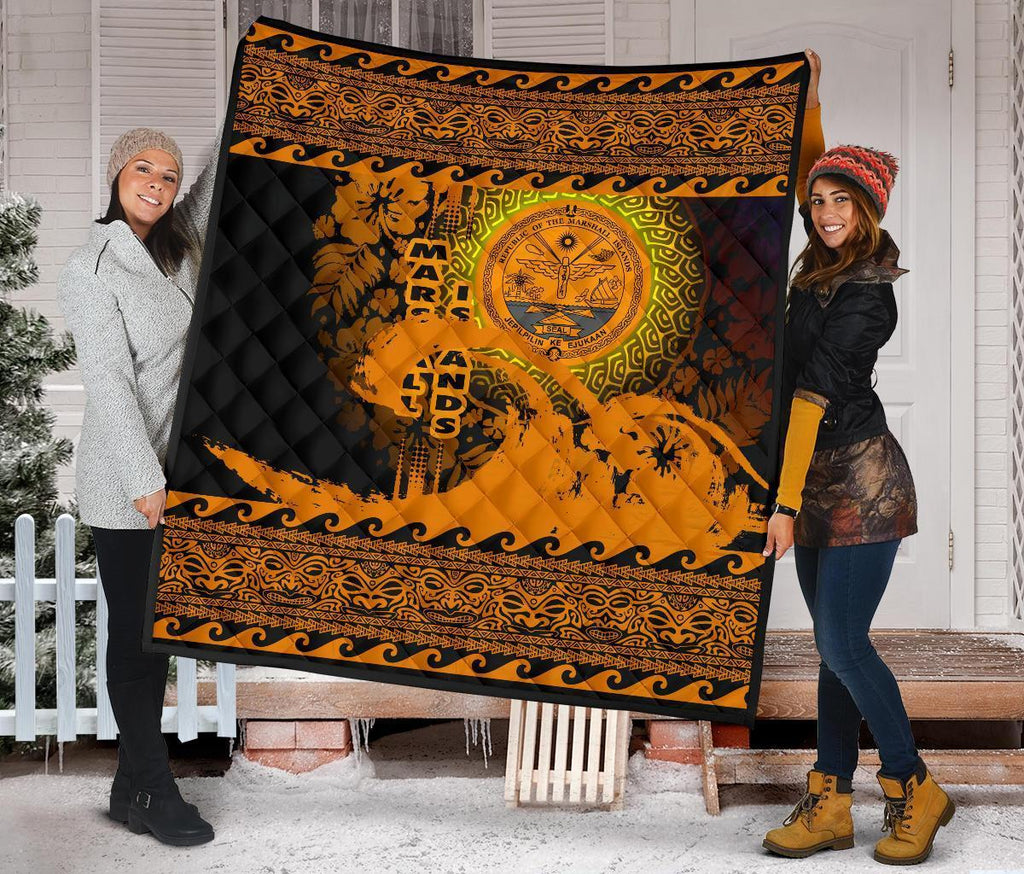 marshall-island-quilt-wave-gold-design