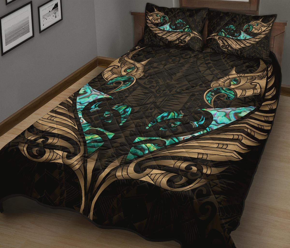 new-zealand-quilt-bed-set-manaia-paua-fern-wing-gold