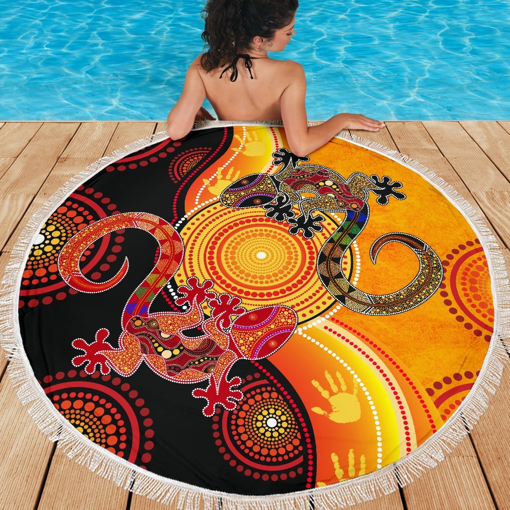 aboriginal-beach-blanket-couple-aboriginal-lizards