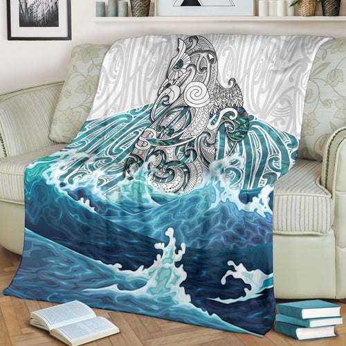 maori-manaia-the-blue-sea-premium-blanket-white