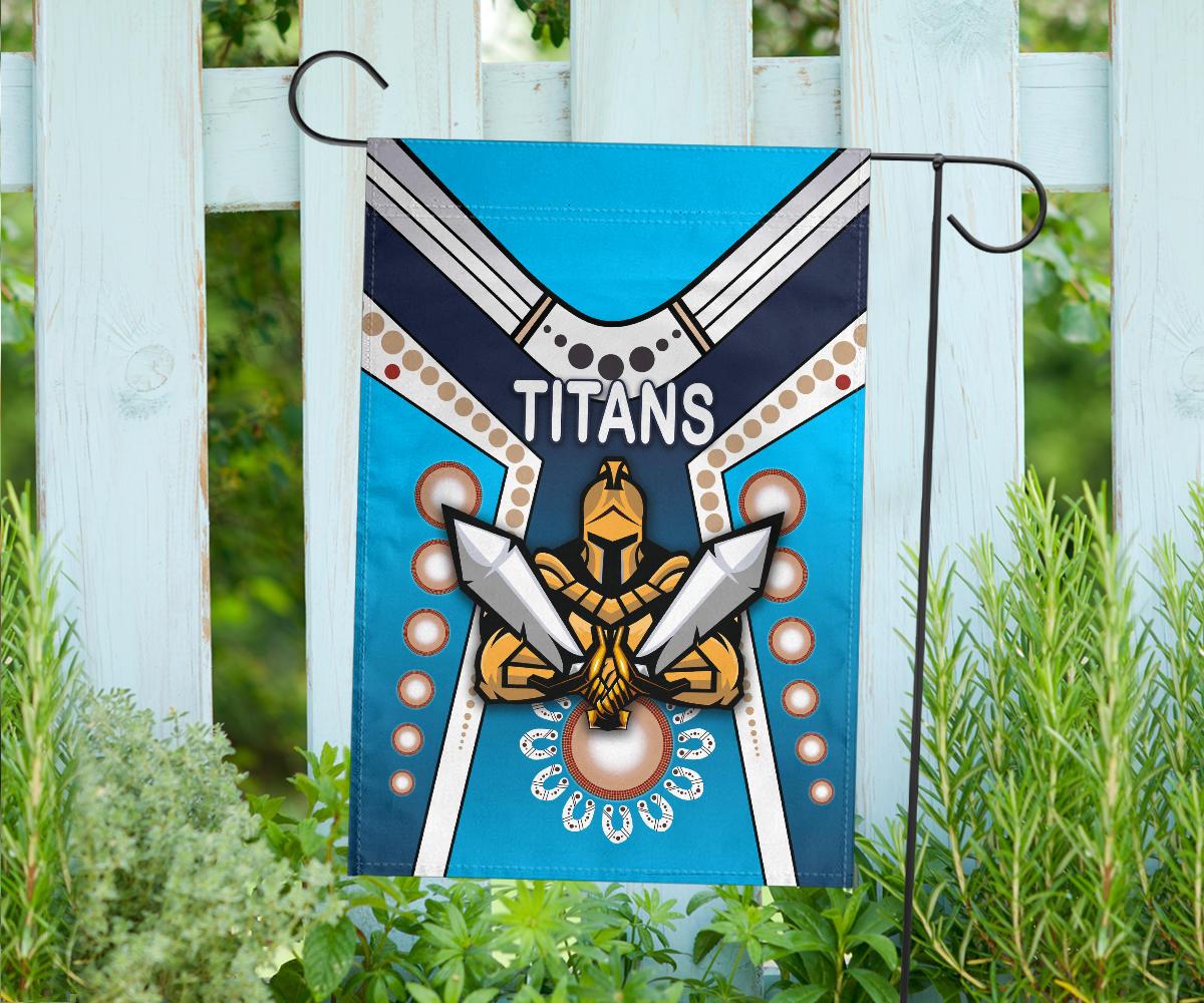 gold-coast-flag-titans-gladiator-simple-indigenous