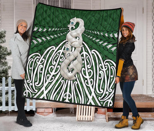 maori-moko-tattoo-premium-quilt-manaia-pounamu