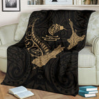 new-zealand-heart-premium-blanket-map-kiwi-mix-silver-fern-gold