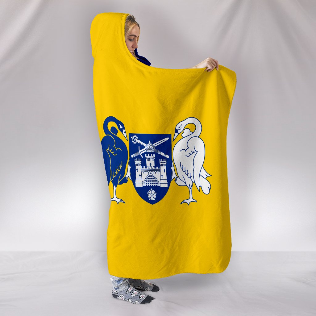 hooded-blanket-southern-cross-australia-hooded-coat-of-arms-blanket