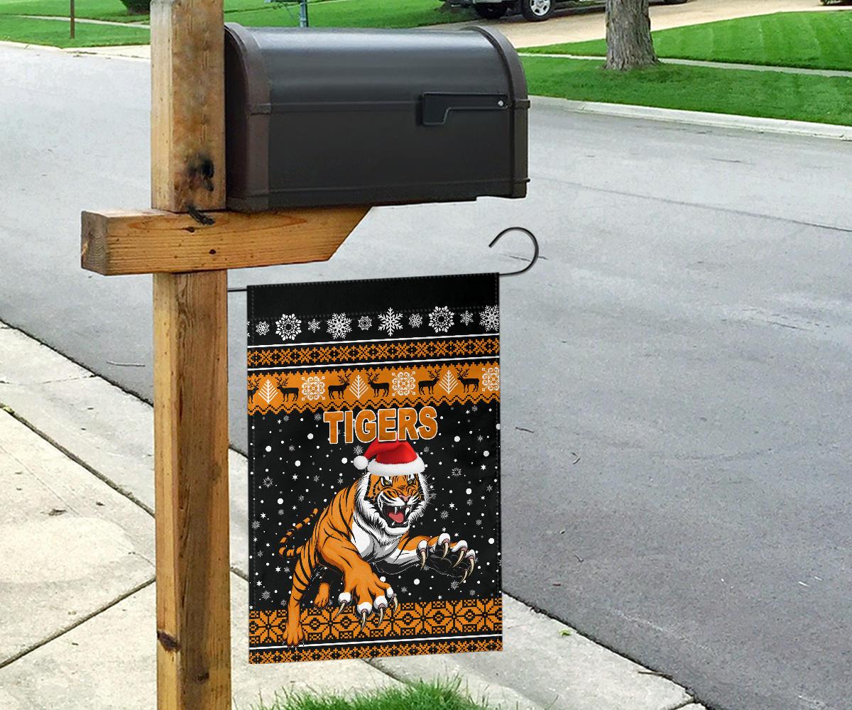 wests-christmas-flag-tigers-unique-vibes-black