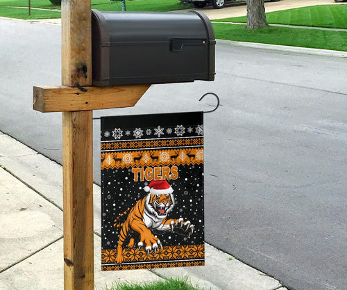 wests-christmas-flag-tigers-unique-vibes-black