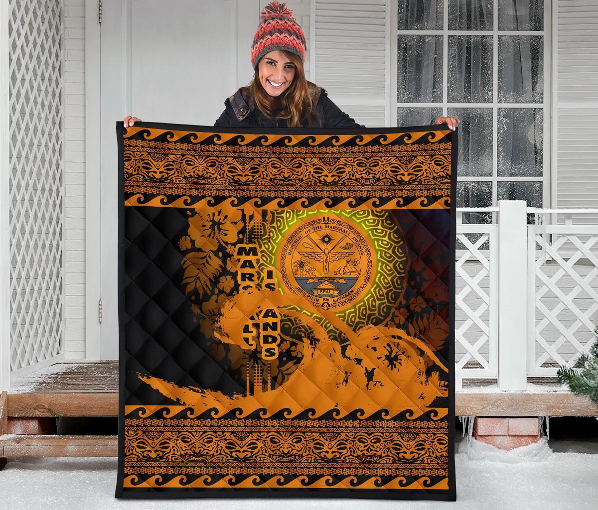 marshall-island-quilt-wave-gold-design