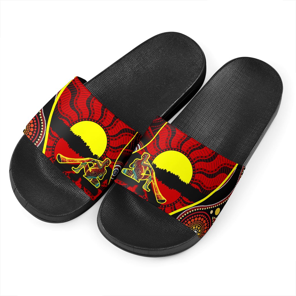 slide-sandals-australia-aboriginal-dots-with-didgeridoo-black