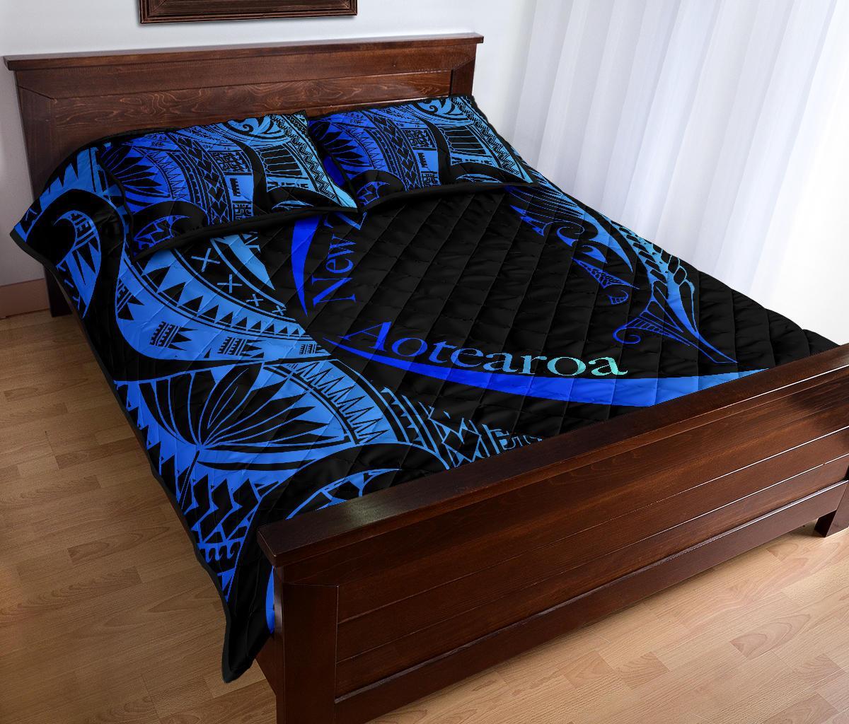 new-zealand-silver-fern-quilt-bed-set-maori-tattoo-circle-style-blue